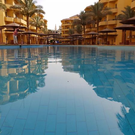 British Resort Pool View Apartments Хургада Экстерьер фото