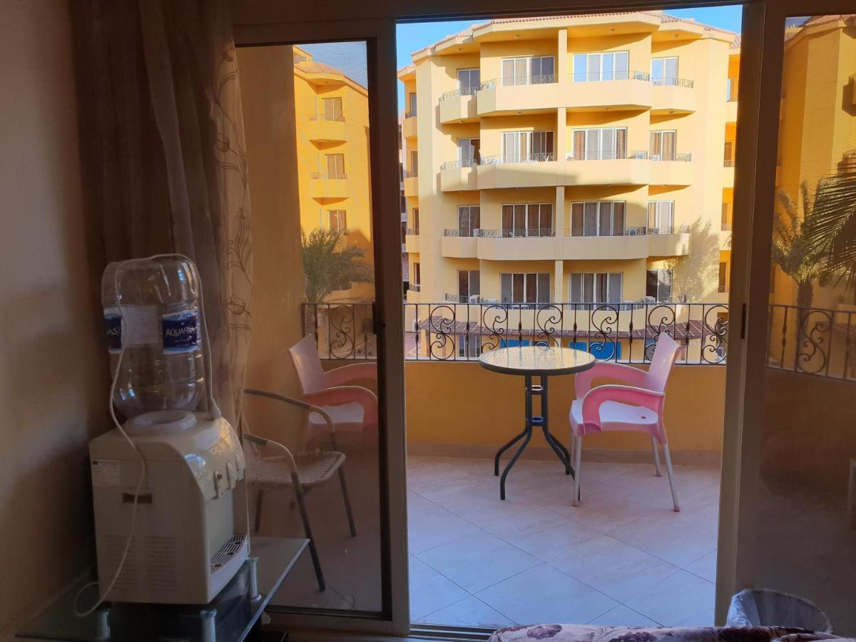 British Resort Pool View Apartments Хургада Экстерьер фото
