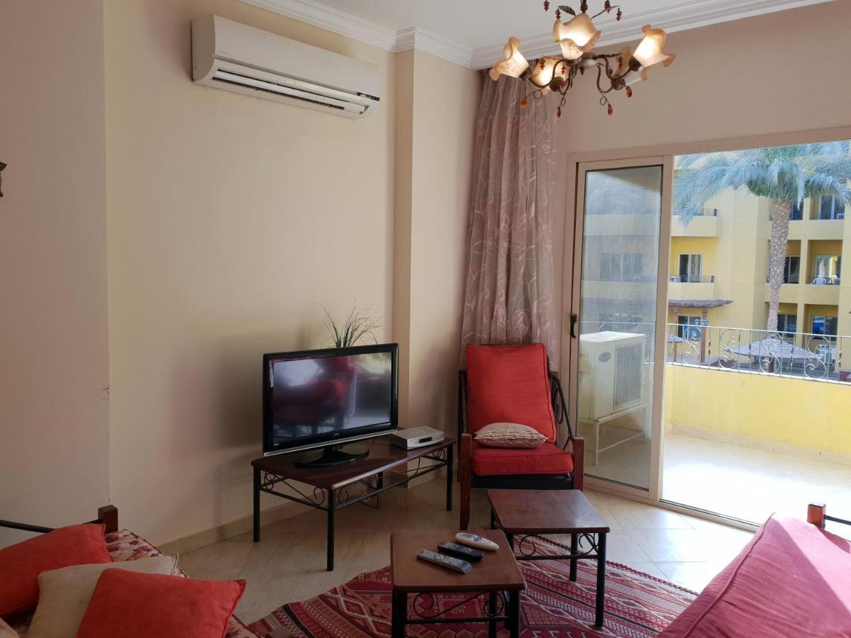 British Resort Pool View Apartments Хургада Экстерьер фото